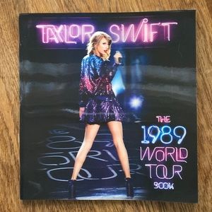 Taylor Swift 1989 world tour book